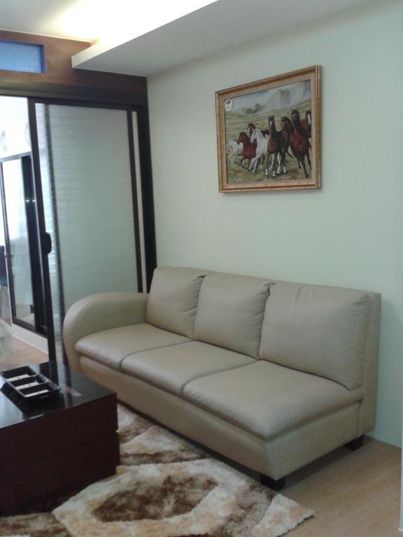 The Oasis Davao Condotel Habitación foto